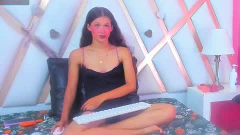 Emmapetty online show from 09/25/25, 09:18