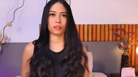 Snapshot of emmasaintt chatting on 09/27/25, 12:26 Emma Saint online show from 09/27/25, 12:26