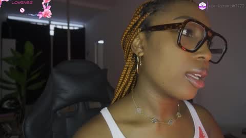 Sara online show from 03/10/26, 12:10