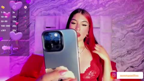 Snapshot of emmaswift1 chatting on 02/25/25, 02:03 Emma online show from 02/25/25, 02:03