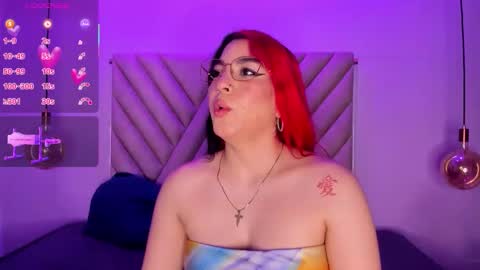 Snapshot of emmaswift1 chatting on 10/13/25, 02:55 Emma online show from 10/13/25, 02:55