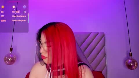 Snapshot of emmaswift1 chatting on 10/21/25, 02:12 Emma online show from 10/21/25, 02:12