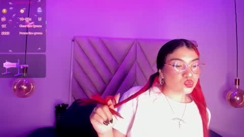 Snapshot of emmaswift1 chatting on 11/24/25, 01:27 Emma online show from 11/24/25, 01:27