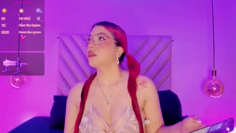 Snapshot of emmaswift1 chatting on 12/16/25, 03:22 Emma online show from 12/16/25, 03:22