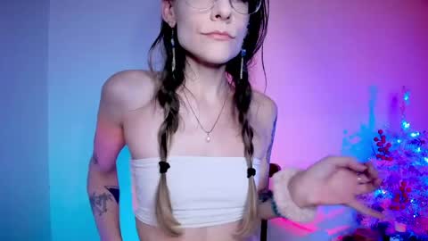 RH-NEGATIVE GREEN-EYED BAELIEN online show from 05/01/26, 02:54