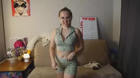 Mia online show from 08/02/26, 07:12