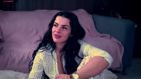 Snapshot of emmavayne chatting on 01/08/26, 08:22 Emma online show from 01/08/26, 08:22