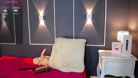 Emma watsom online show from 01/05/25, 11:48