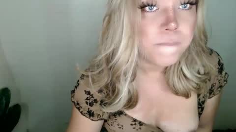 YourDreamGirl Emma  online show from 09/15/25, 01:11