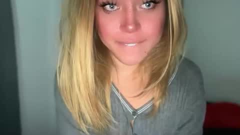 YourDreamGirl Emma  online show from 04/05/26, 08:28