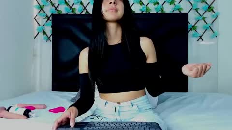  Emma  online show from 01/19/25, 04:04