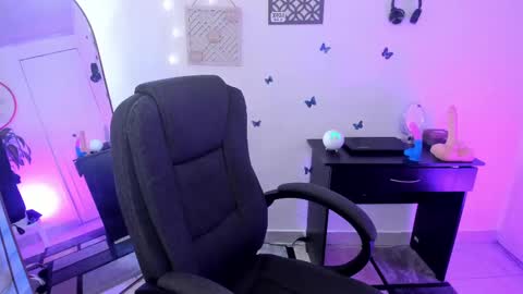 EMMA online show from 01/22/25, 01:21