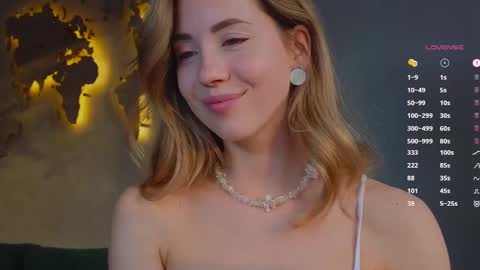 Snapshot of emmi_rosee chatting on 02/05/25, 01:22 Miss Emmi online show from 02/05/25, 01:22