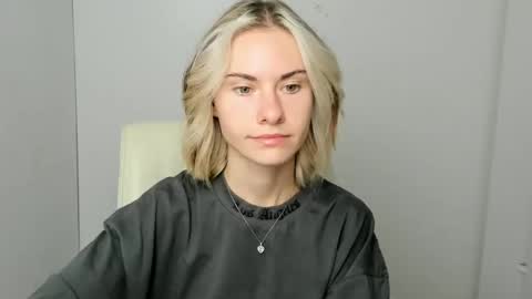 Emmi online show from 09/15/25, 05:29