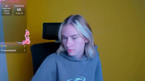 Emmi online show from 10/07/25, 07:22