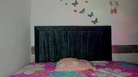Snapshot of emmie_bunny chatting on 04/14/26, 11:00 Emmie online show from 04/14/26, 11:00