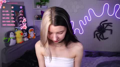 emmie_everly online show from 04/16/26, 09:39