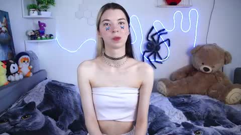 emmie_everly online show from 07/14/26, 12:44