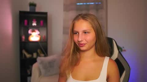 Emmie online show from 10/17/25, 01:03