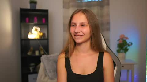 Snapshot of emmie_murray chatting on 05/06/26, 12:54 Emmie online show from 05/06/26, 12:54