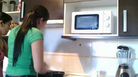 emmie online show from 09/12/25, 07:30