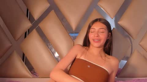 emmily_evans_ online show from 02/07/25, 05:07