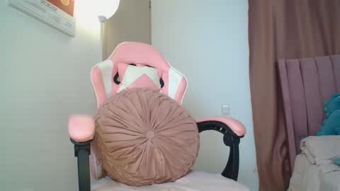 Snapshot of emmily_forever chatting on 02/24/26, 07:01 emmily online show from 02/24/26, 07:01