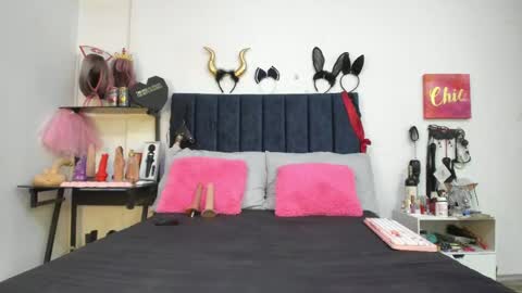          online show from 04/11/26, 12:53