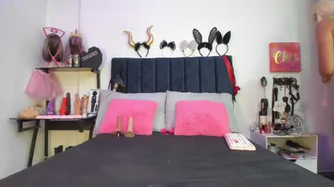 Snapshot of emmily_giraldo chatting on 07/21/26, 12:29 online show from 07/21/26, 12:29