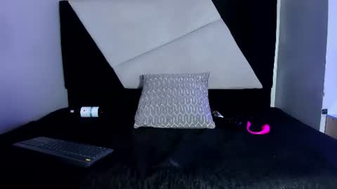 Emmily keller online show from 06/26/26, 02:16