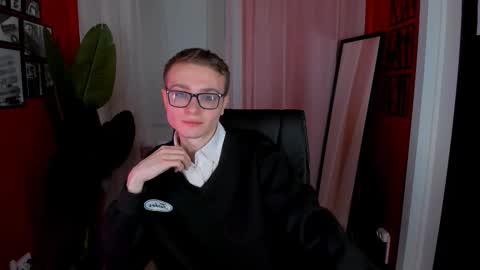 Snapshot of emmit_barker chatting on 02/19/26, 04:14 Emmit online show from 02/19/26, 04:14