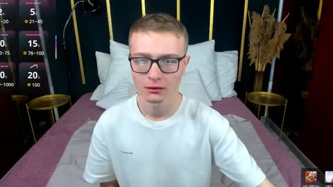 Snapshot of emmit_barker chatting on 05/05/26, 06:10 Emmit online show from 05/05/26, 06:10