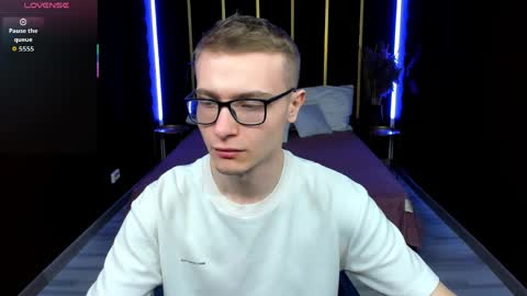 Snapshot of emmit_barker chatting on 05/07/26, 10:31 Emmit online show from 05/07/26, 10:31