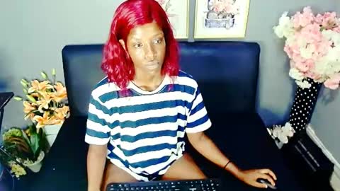 Snapshot of emmybae69 chatting on 02/28/25, 10:06 emma online show from 02/28/25, 10:06
