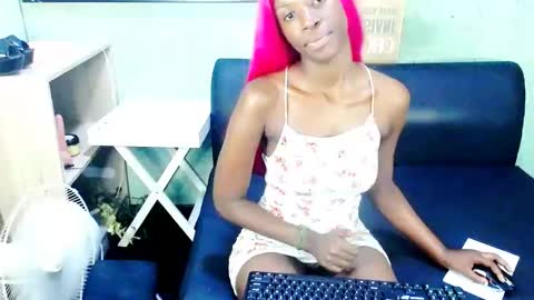 Snapshot of emmybae69 chatting on 09/11/25, 09:20 emma online show from 09/11/25, 09:20