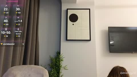 Em online show from 12/18/24, 07:19