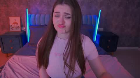 E M M Y online show from 04/09/26, 06:30