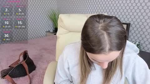 Snapshot of emmyskyy chatting on 10/15/25, 06:57 Emma online show from 10/15/25, 06:57