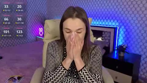 Snapshot of emmyskyy chatting on 10/26/25, 07:09 Emma online show from 10/26/25, 07:09