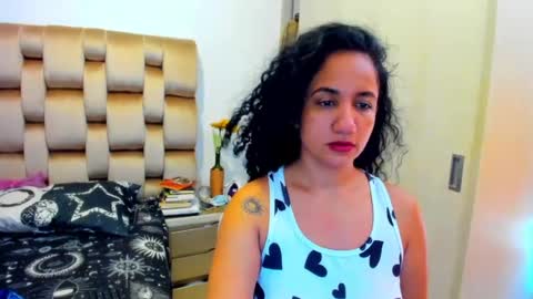 Snapshot of emperatriztapia chatting on 06/23/26, 02:37 emperatriztapia online show from 06/23/26, 02:37