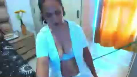 Snapshot of emperatriztapia chatting on 06/25/26, 09:41 emperatriztapia online show from 06/25/26, 09:41
