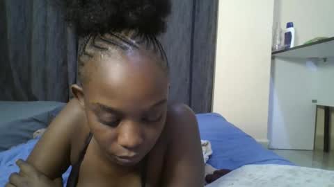 Snapshot of empress_emma chatting on 03/27/26, 08:26 empress_emma online show from 03/27/26, 08:26