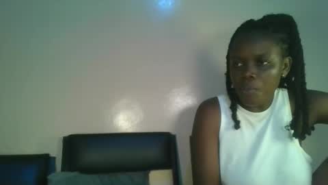 Snapshot of empress_emma chatting on 05/06/26, 06:13 empress_emma online show from 05/06/26, 06:13