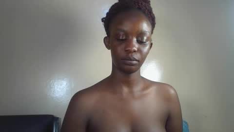 Snapshot of empress_emma chatting on 05/11/26, 02:45 empress_emma online show from 05/11/26, 02:45