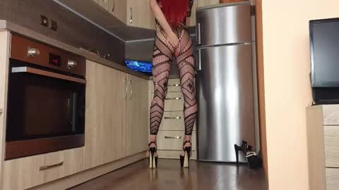 Empress Sara  online show from 10/12/25, 03:00