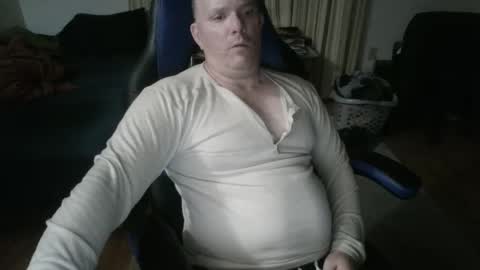 Snapshot of emsguy1 chatting on 03/17/26, 04:39 Matt online show from 03/17/26, 04:39