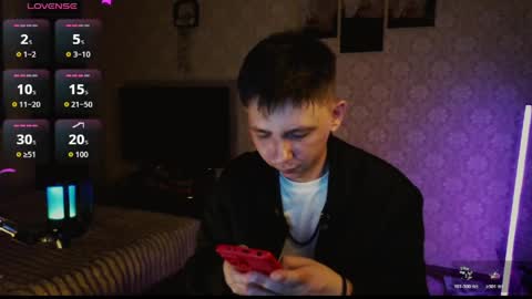 Snapshot of emveeboy96 chatting on 03/26/26, 10:15 emveeboy96 online show from 03/26/26, 10:15