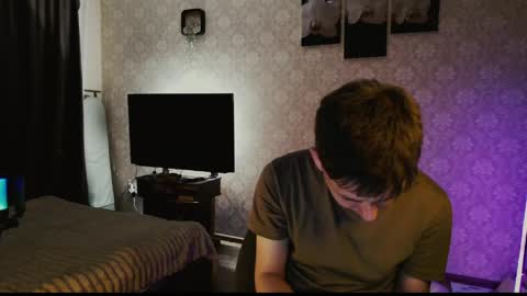 Snapshot of emveeboy96 chatting on 04/06/26, 07:26 emveeboy96 online show from 04/06/26, 07:26