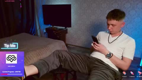 Snapshot of emveeboy96 chatting on 04/21/26, 06:34 emveeboy96 online show from 04/21/26, 06:34