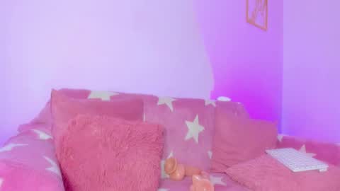 Snapshot of emy_colee chatting on 02/27/25, 02:21 Emy online show from 02/27/25, 02:21